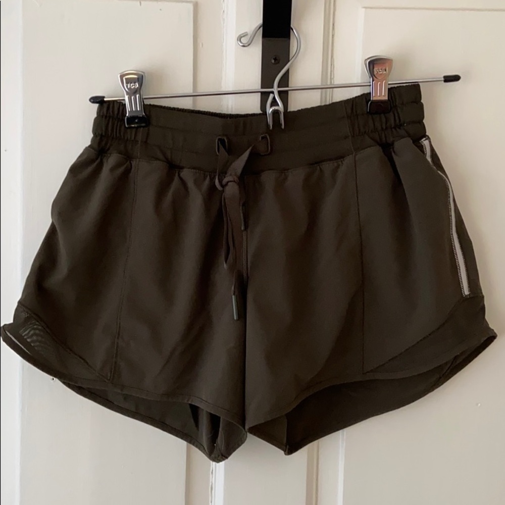 4” Hotty hot shorts size 4